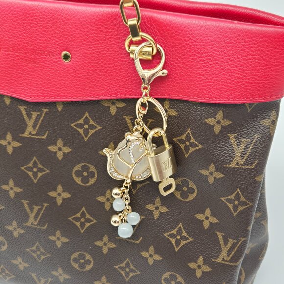 Authentic Louis Vuitton Lock & Key with unbranded Bagcharm, Keycharm, Keychain - Picture 1 of 8